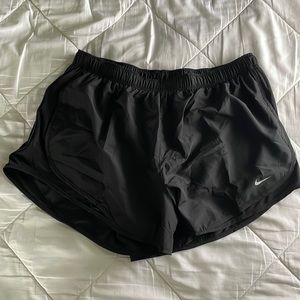 Brand new nike womens dri fit tempo track 3.5 short